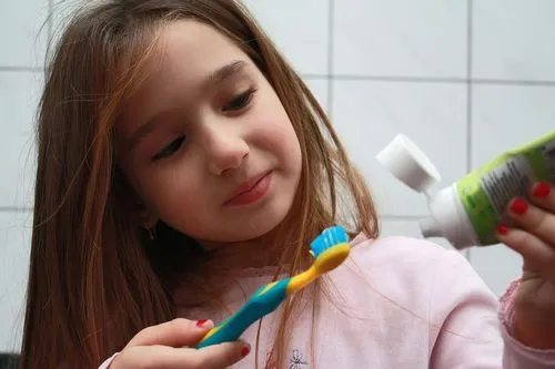 每天刷几次牙？如何正确刷牙？
